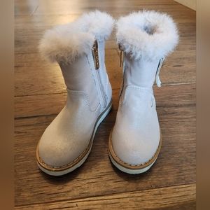 Size 6 Tahari Shimmer Boots